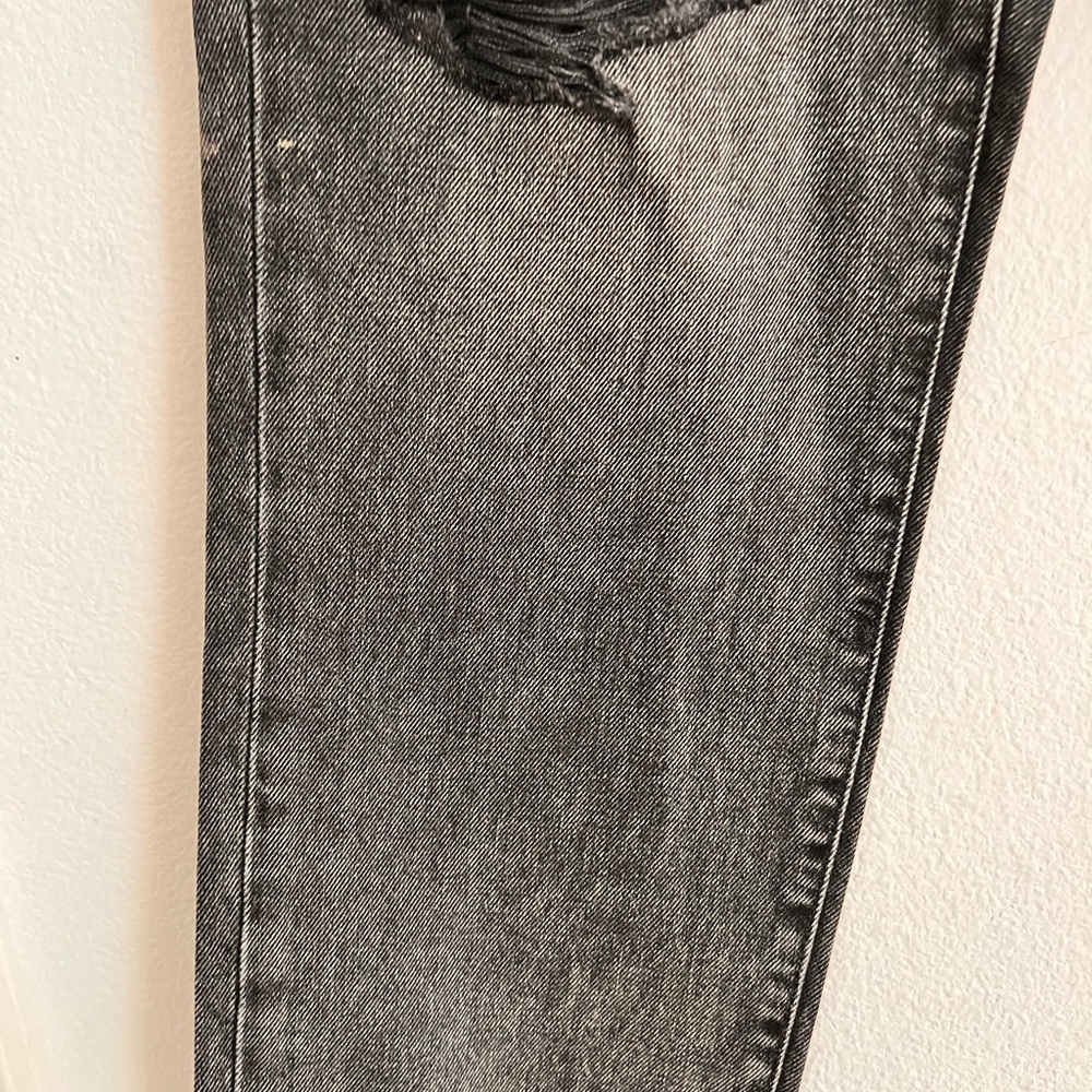 Express women’s Distressed high rise straight ankle Black Jeans. Size 4 - Picture 7 of 12